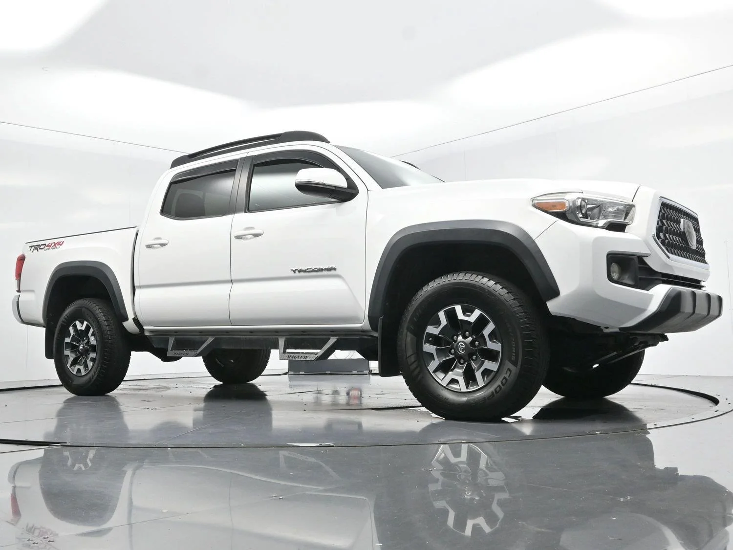 Used 2018 Super White Toyota TRD Off Road image 42