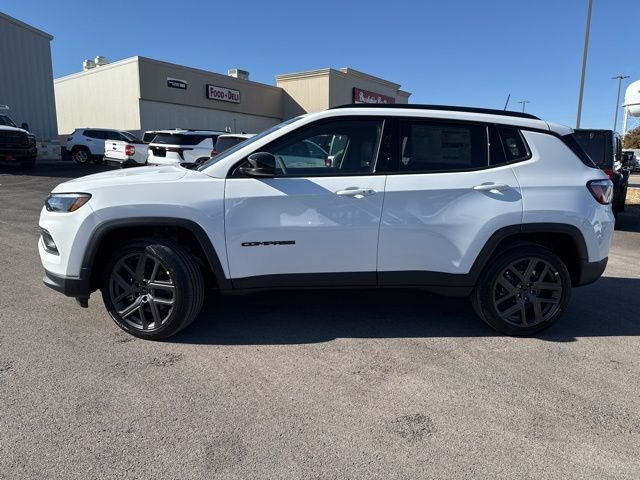 New 2026 Bright White Clear-Coat Exterior Paint Jeep Latitude image 3