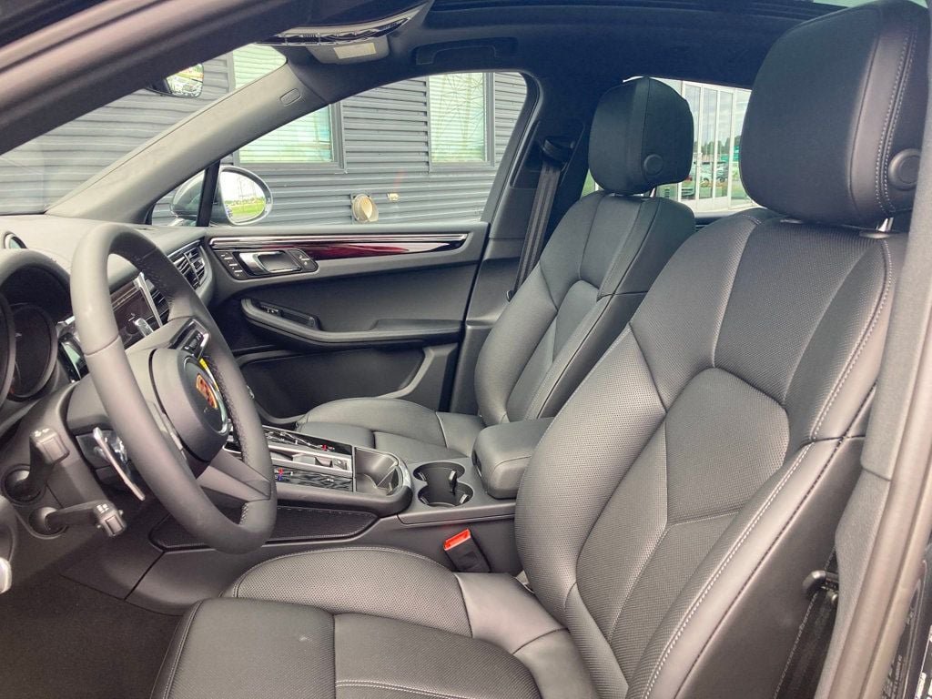 2026 Porsche Macan - Photo 7
