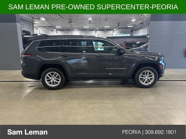 Used 2025 Gray Jeep Laredo image 3
