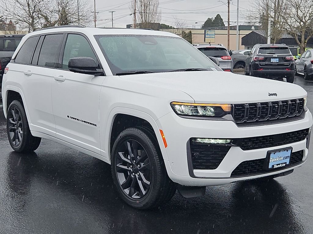New 2026 Bright White Clear-Coat Exterior Paint Jeep Limited Reserve image 8