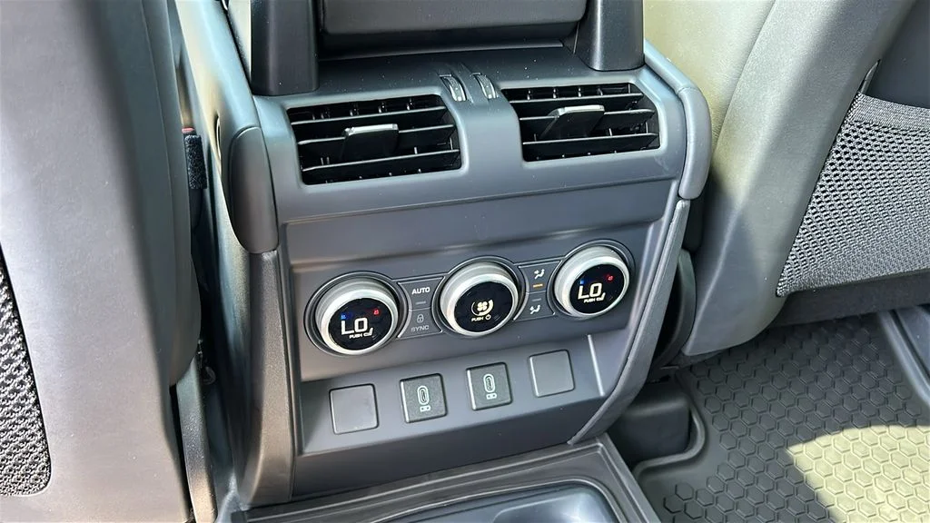 New 2026 Borasco Grey LAND ROVER X-Dynamic SE image 26