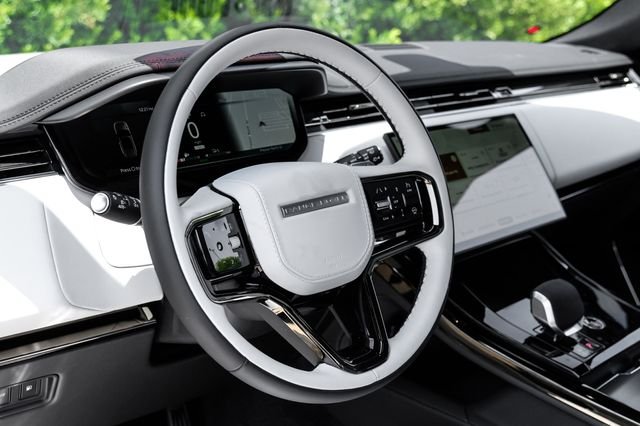 New 2026 White Land Rover Dynamic SE image 22