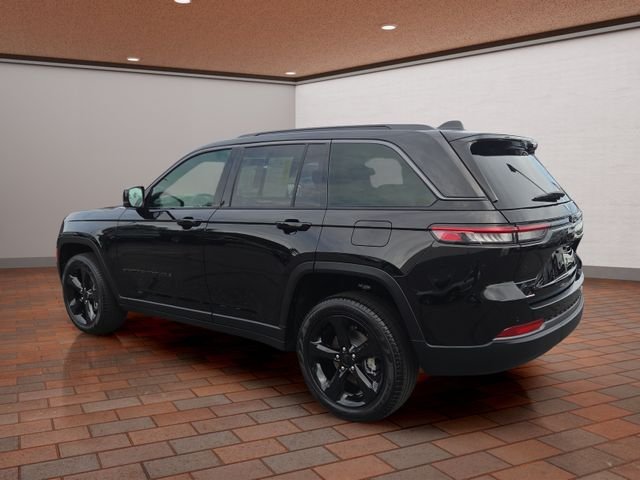 Used 2026 Diamond Black Jeep Limited image 34
