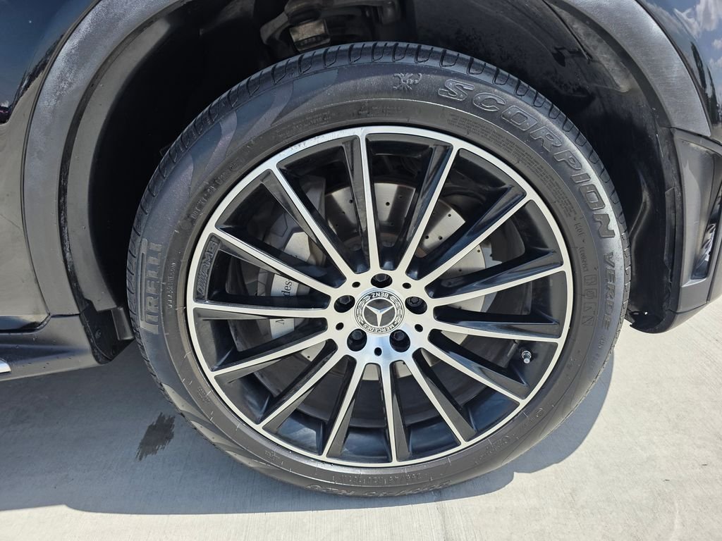 Used 2022 Black Mercedes-Benz GLC 300 image 8