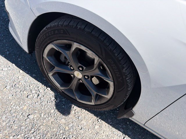 Used 2019 SUMMIT WHITE Chevrolet RS image 44