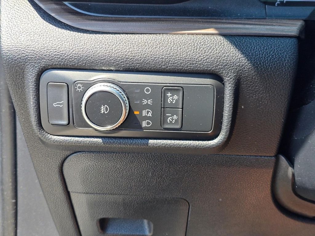 Used 2020 White Ford Limited image 20