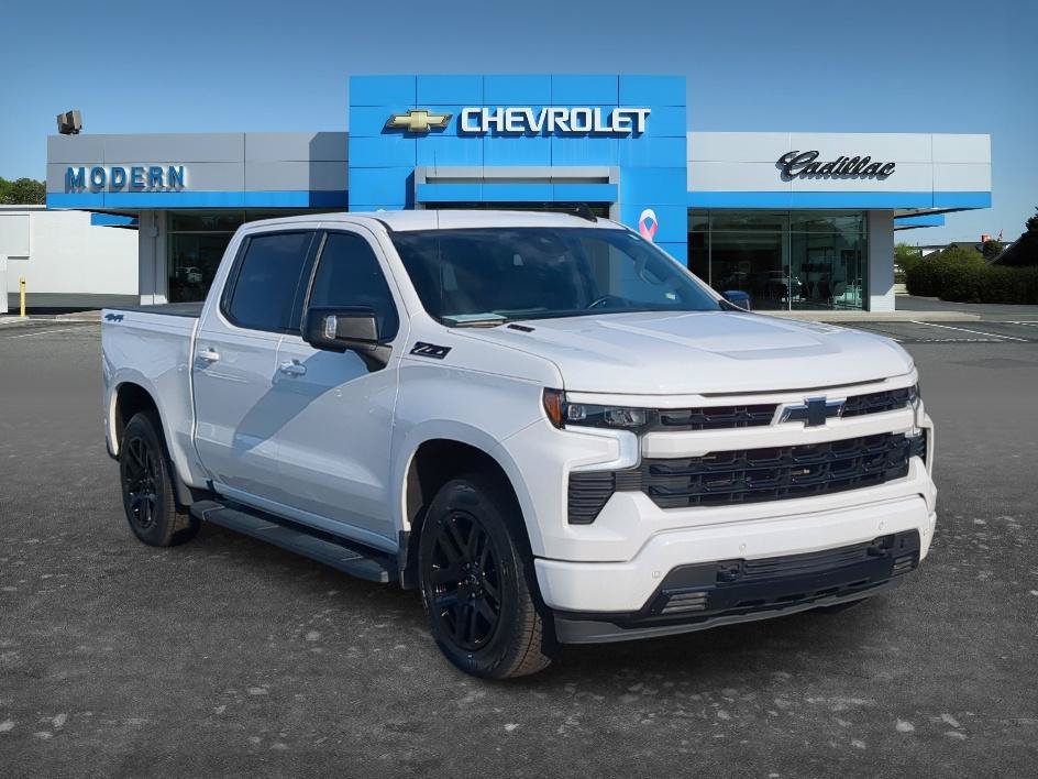 Used 2025 Summit White Chevrolet RST image 7