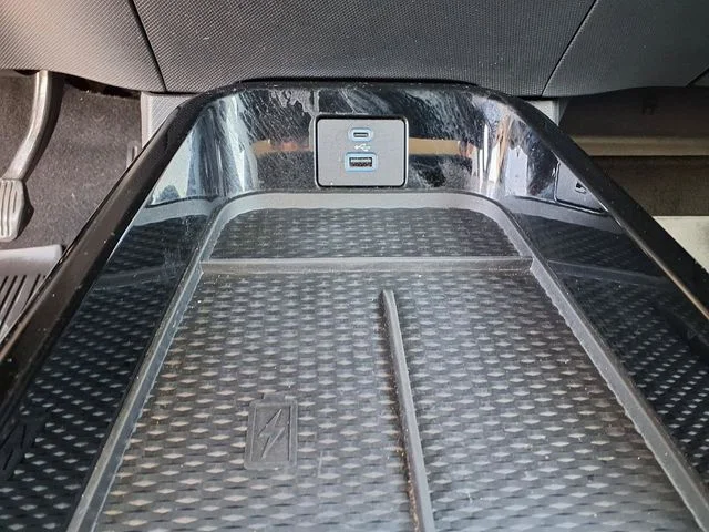 Used 2022 Gray Ford Select image 11