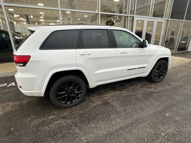 Used 2022 White Jeep Laredo X image 1