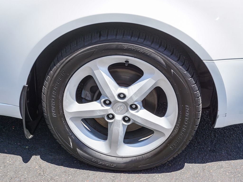 Used 2006 White Hyundai GLS V6 image 9