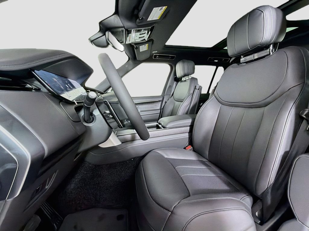 New 2027 Santorini Black Land Rover SE image 22