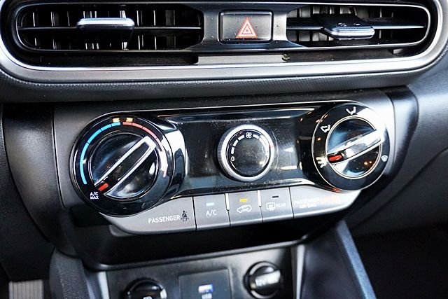 Used 2023 Gray Hyundai SEL image 27