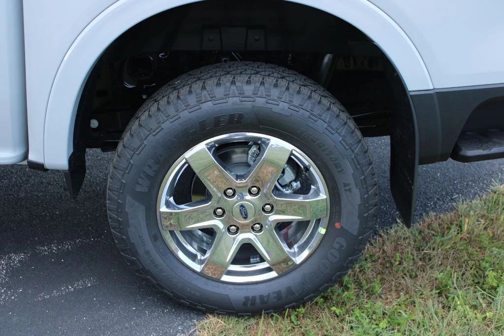 New 2026 Avalanche Ford Lariat® image 8
