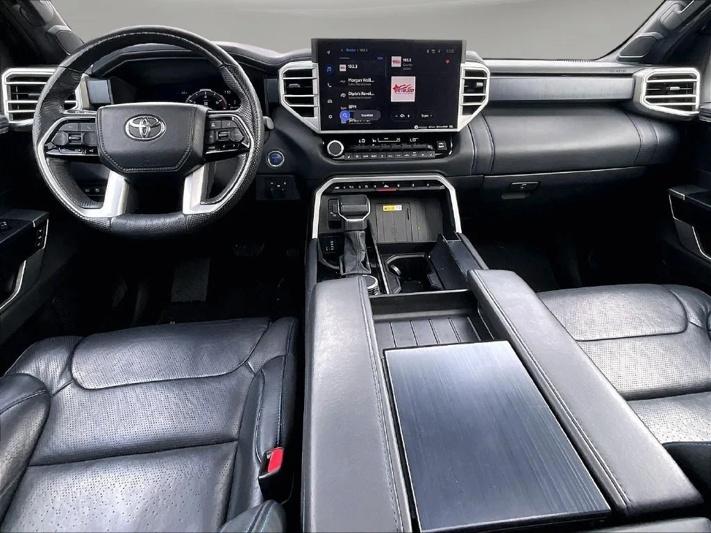 2024 Toyota Sequoia Platinum - Photo 9