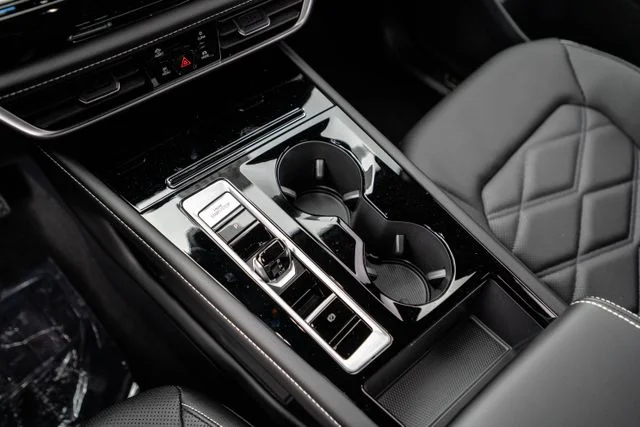 New 2026 Black Volkswagen 2.0T SE w/Technology image 21