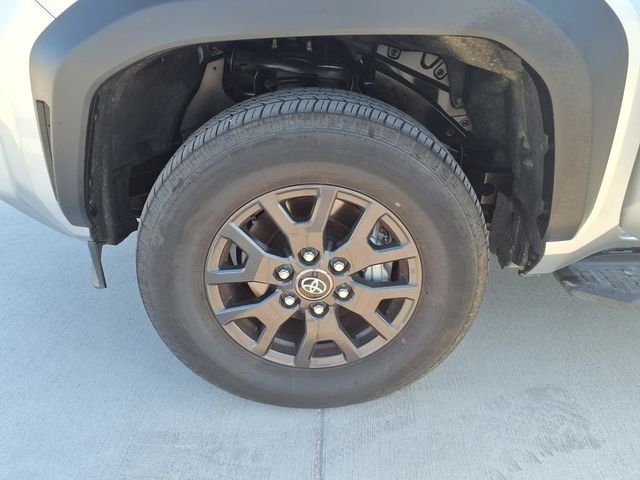 Used 2025  Toyota SR5 image 27