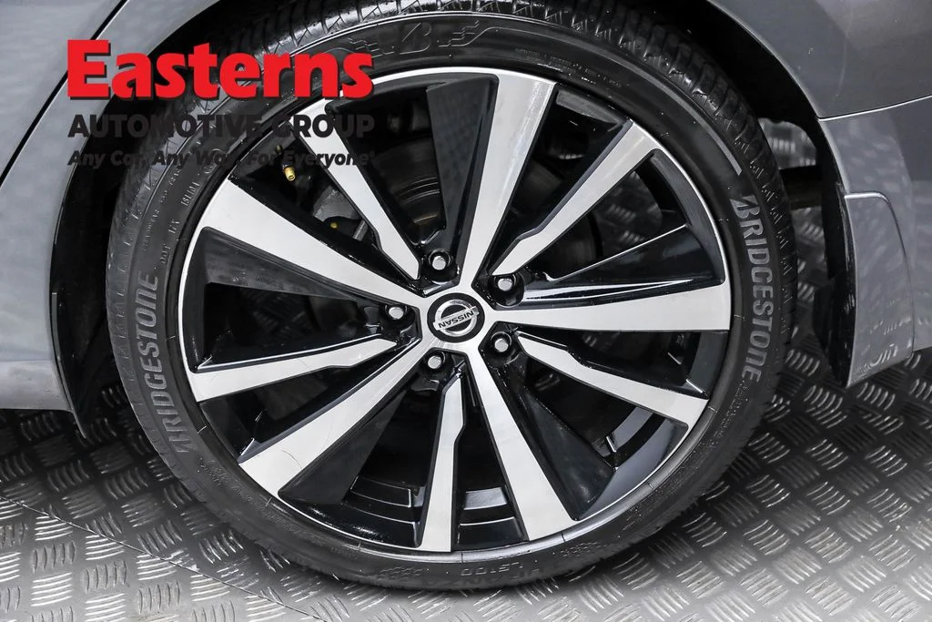 Used 2022 Gray Nissan 2.5 SR image 8