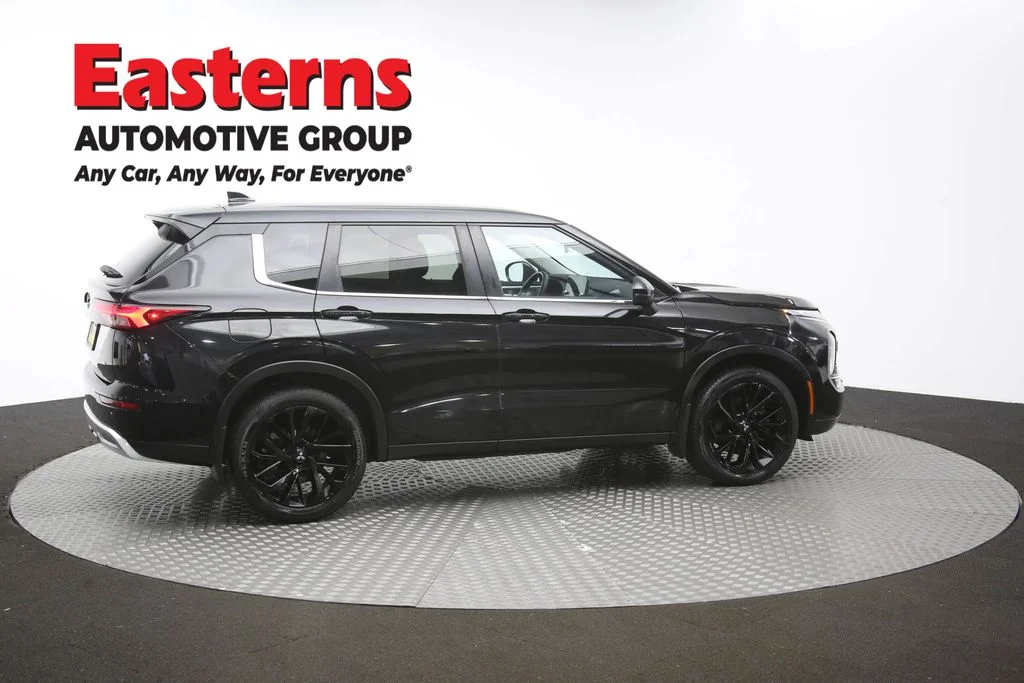 Used 2024 Black Mitsubishi SE image 43