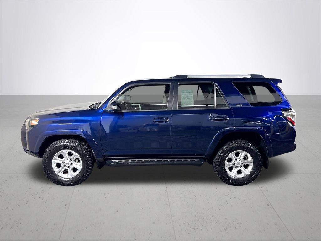 Used 2021 Nautical Blue Metallic Toyota SR5 image 9