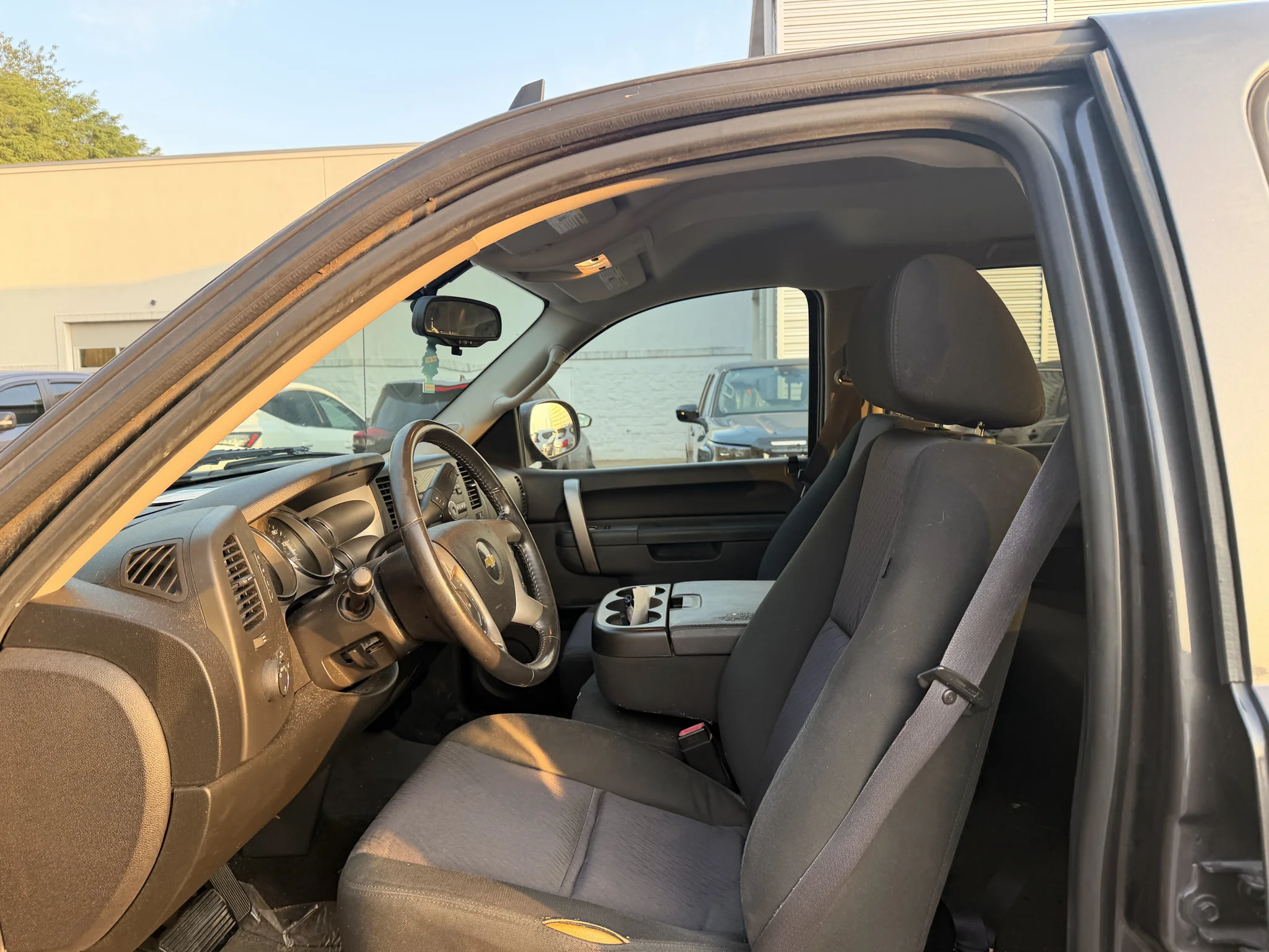 Used 2011 Taupe Gray Metallic Chevrolet LT image 5