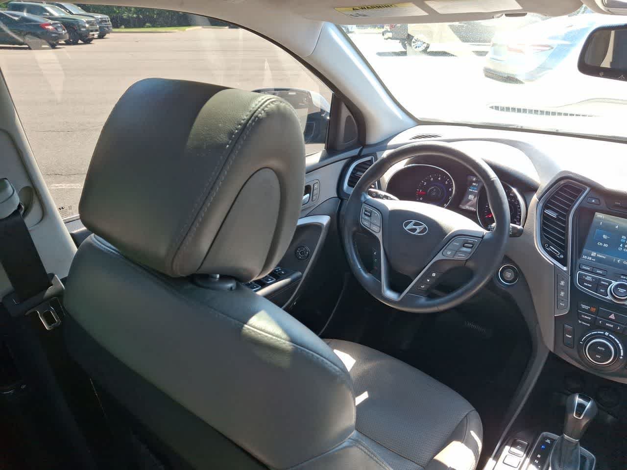 Used 2016 Circuit Silver Hyundai SE image 15