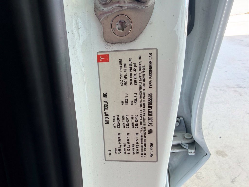 Used 2018 White Tesla Long Range image 36