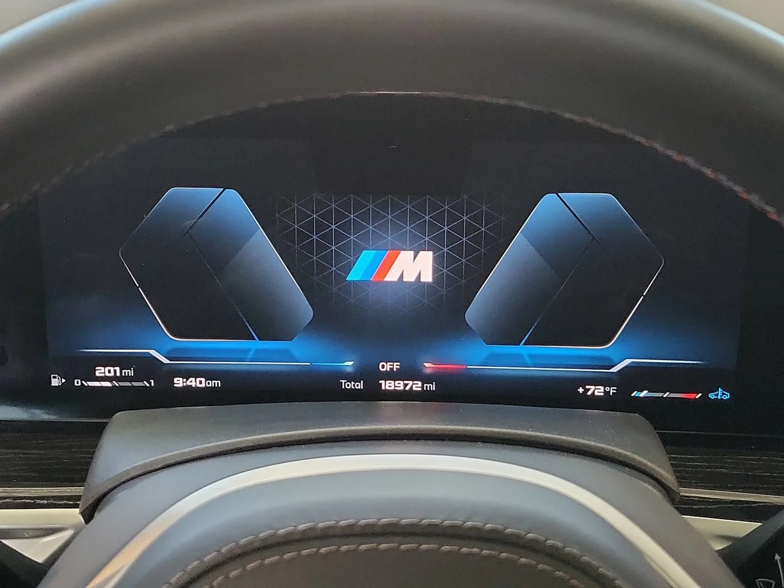 Used 2025 Black BMW M60i image 12