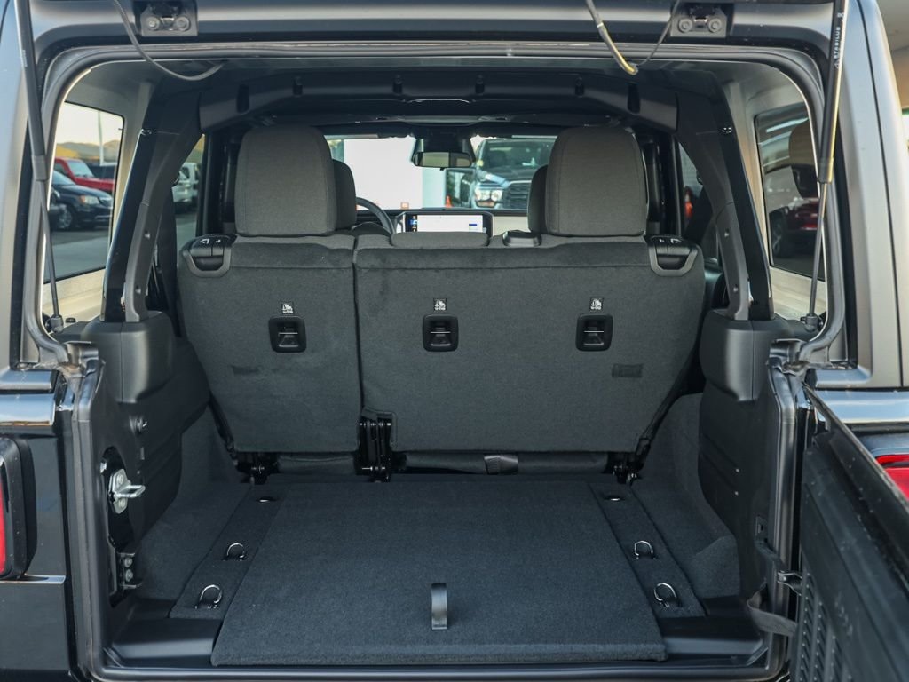 New 2026 Black Clear-Coat Exterior Paint Jeep Sport S image 15