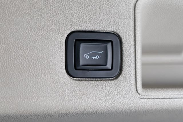 Used 2019 White GMC Denali image 39
