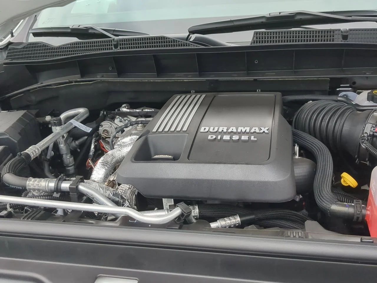 New 2026 Summit White GMC Elevation image 31