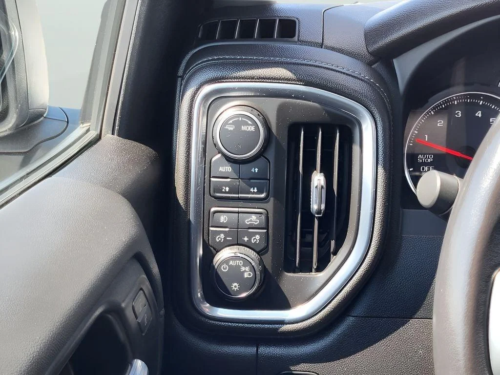 Used 2022 Summit White Chevrolet RST image 15