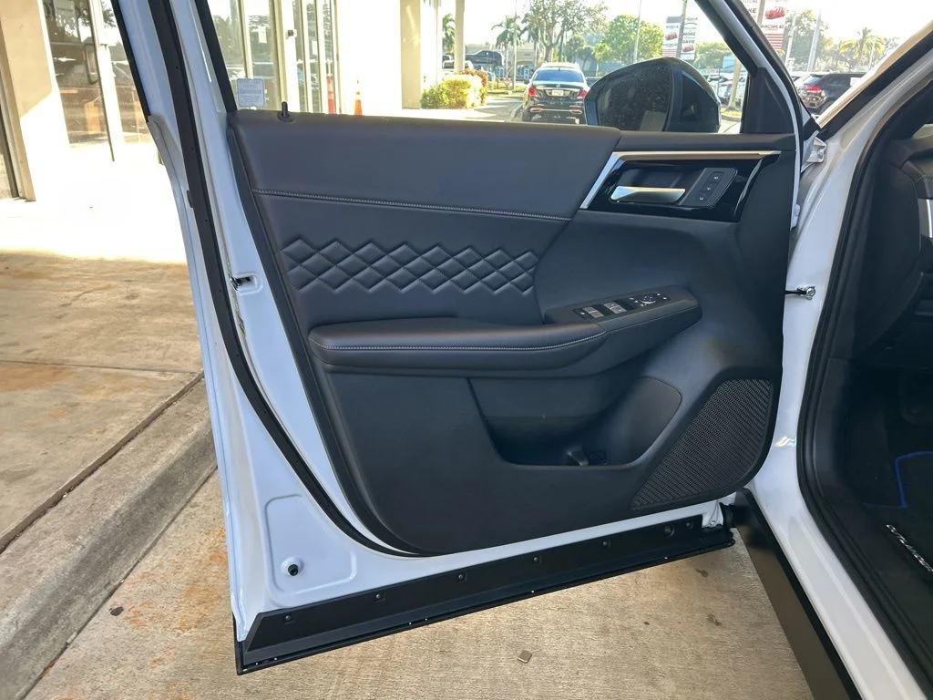 2025 Mitsubishi Outlander Plug-in Hybrid SEL Black Edition - Photo 43