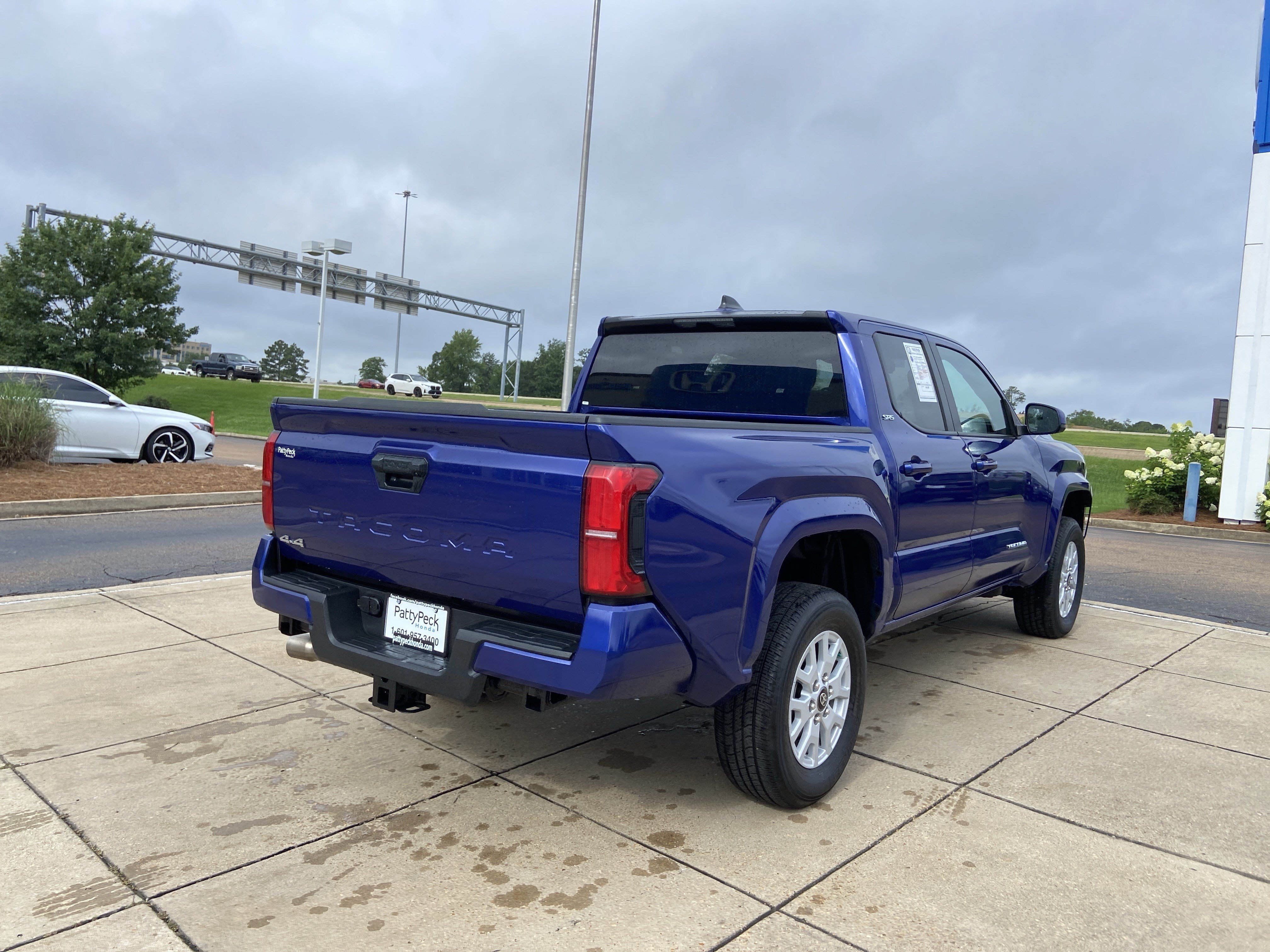Used 2025 Blue Toyota SR5 image 11
