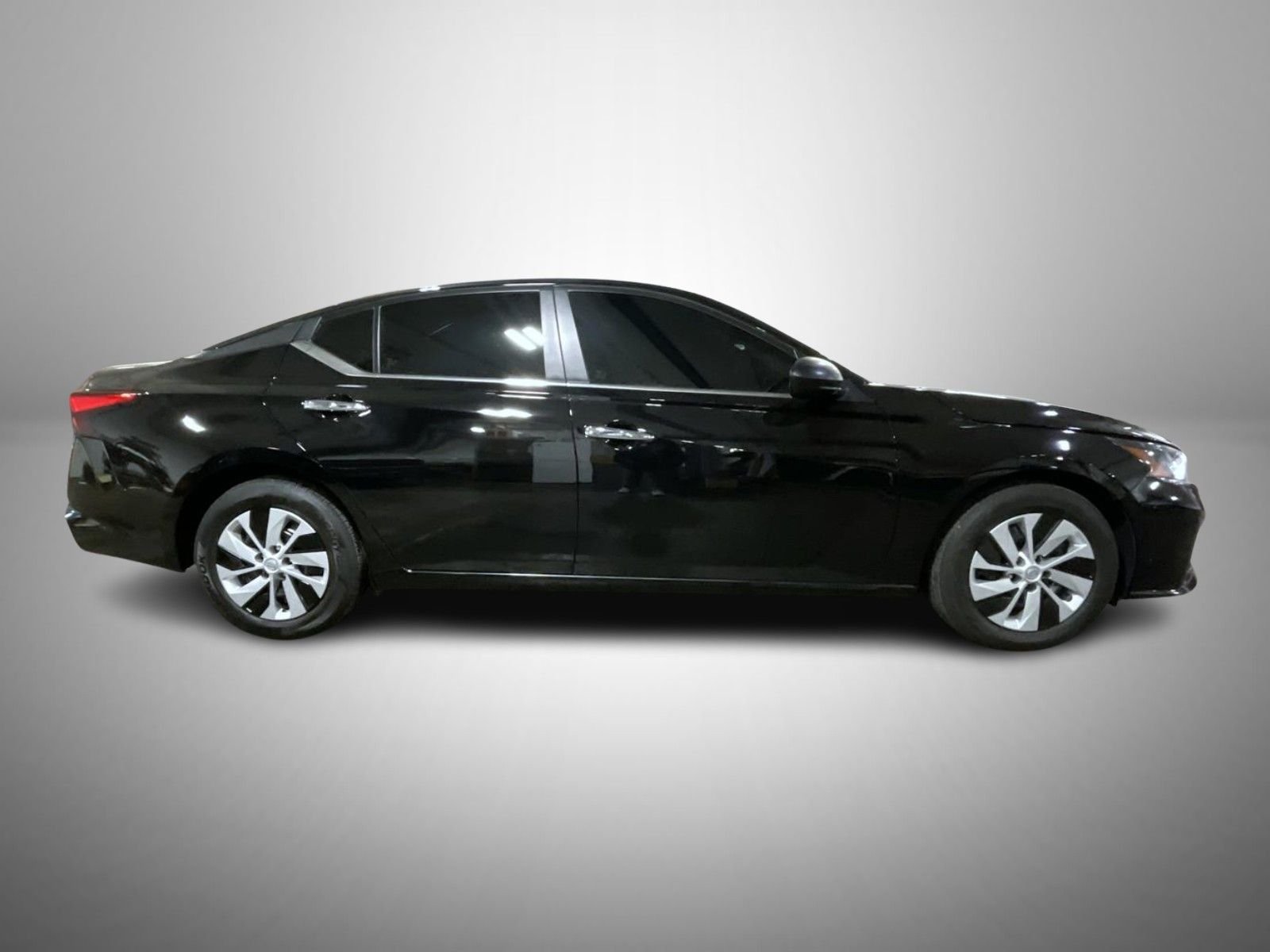 Used 2025 Black Nissan 2.5 S image 4