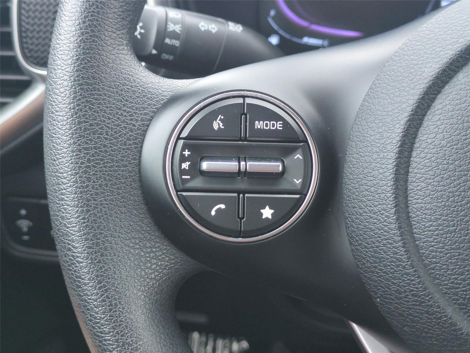 Used 2025 Gravity Gray Kia LX image 30