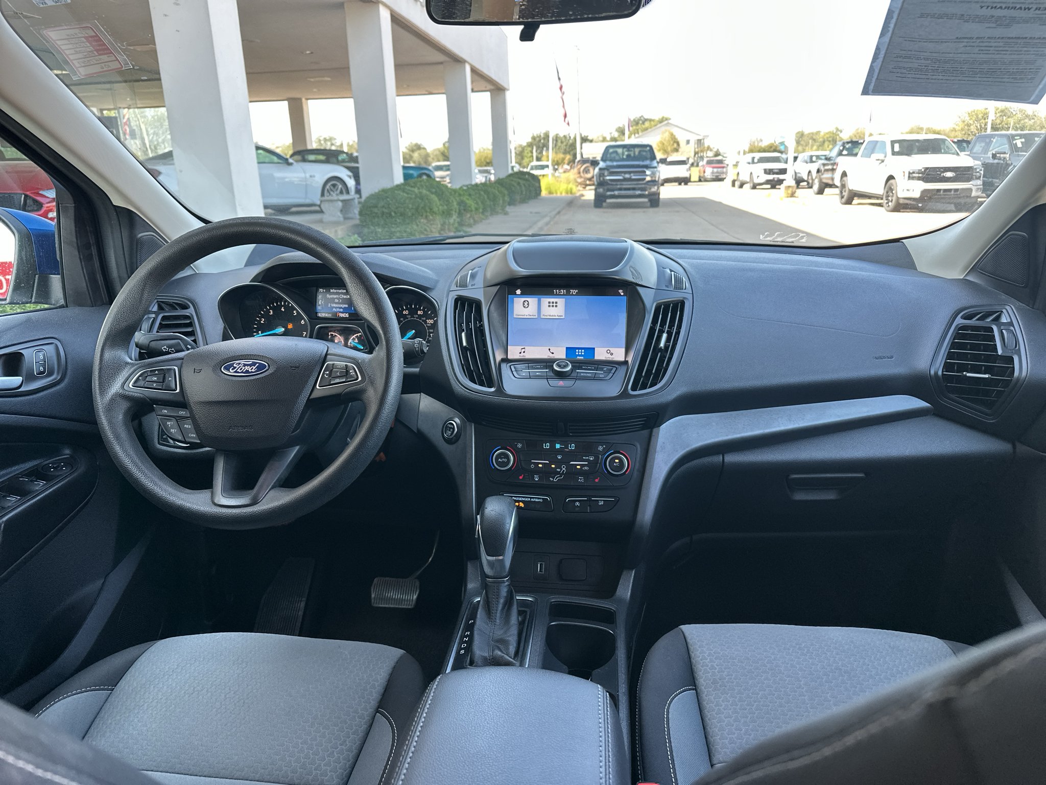 Used 2019 Lightning Blue Metallic Ford SE image 3