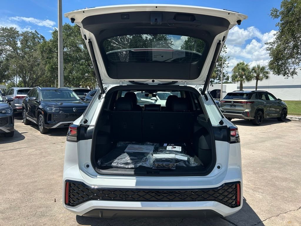 New 2026 White/off-white Volkswagen SEL R-Line Turbo image 45