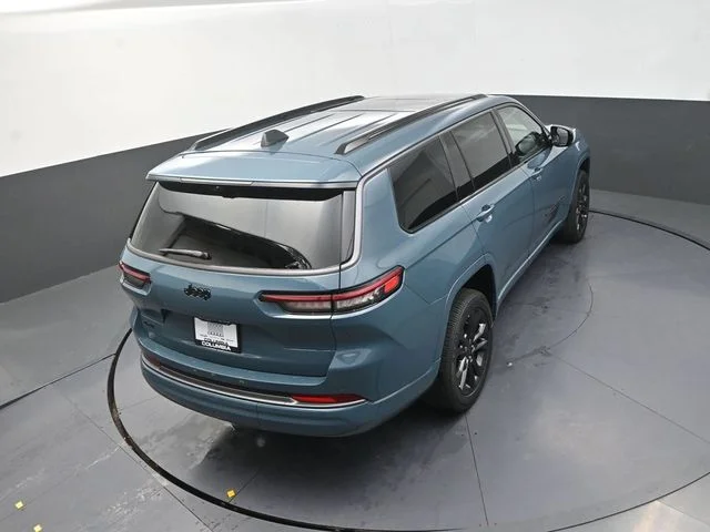New 2026 Steel Blue Exterior Paint Jeep Limited Reserve image 17