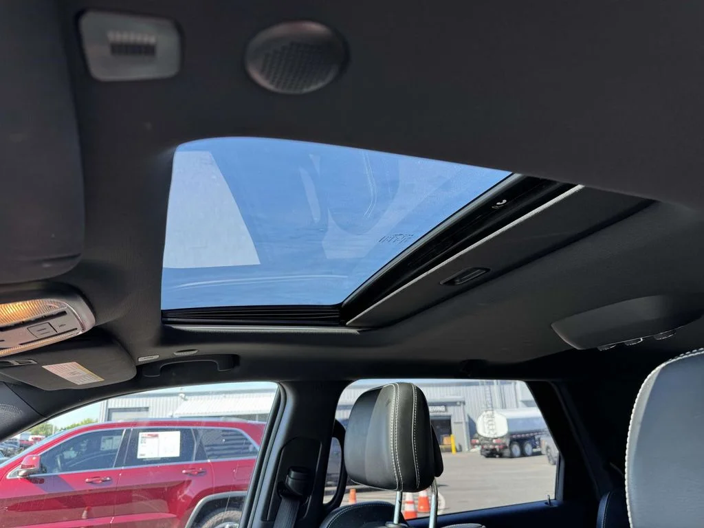 Used 2018 Black Dodge SRT image 4