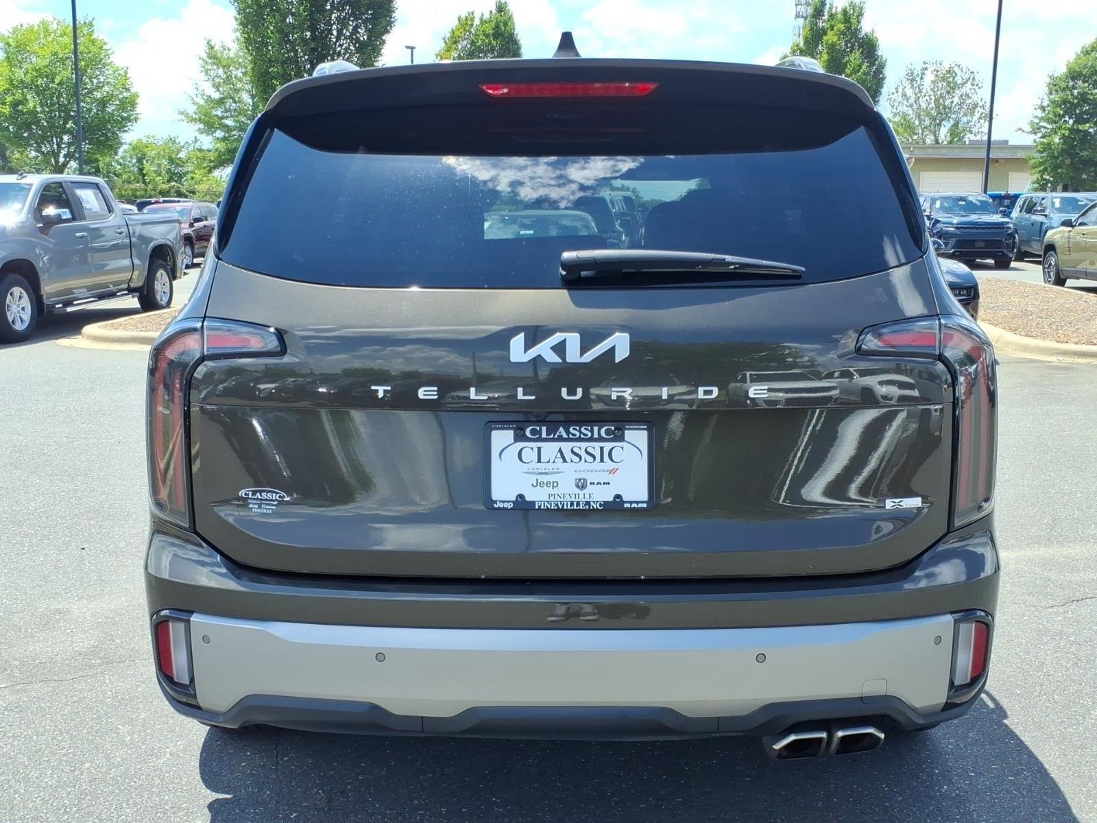 Used 2023 Dark Moss Kia SX X-Line image 18