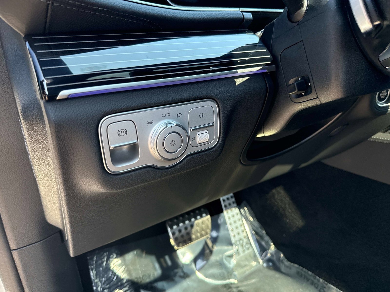 New 2026 Polar White Mercedes-Benz 450 4MATIC® Coupe image 21