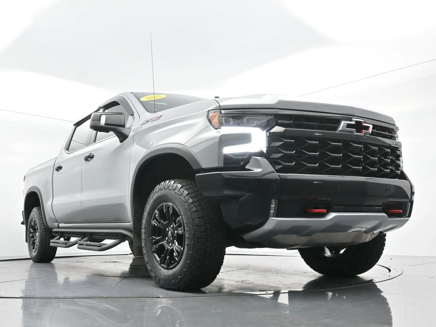 Used 2025 Slate Gray Metallic Chevrolet ZR2 image 47