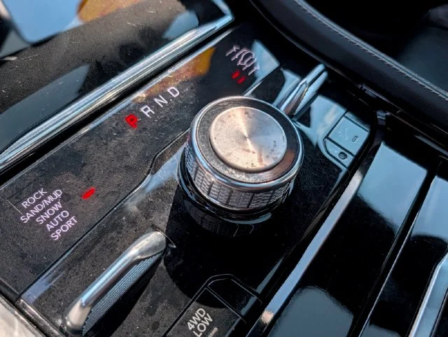 Used 2022 Black Jeep Summit Reserve image 23