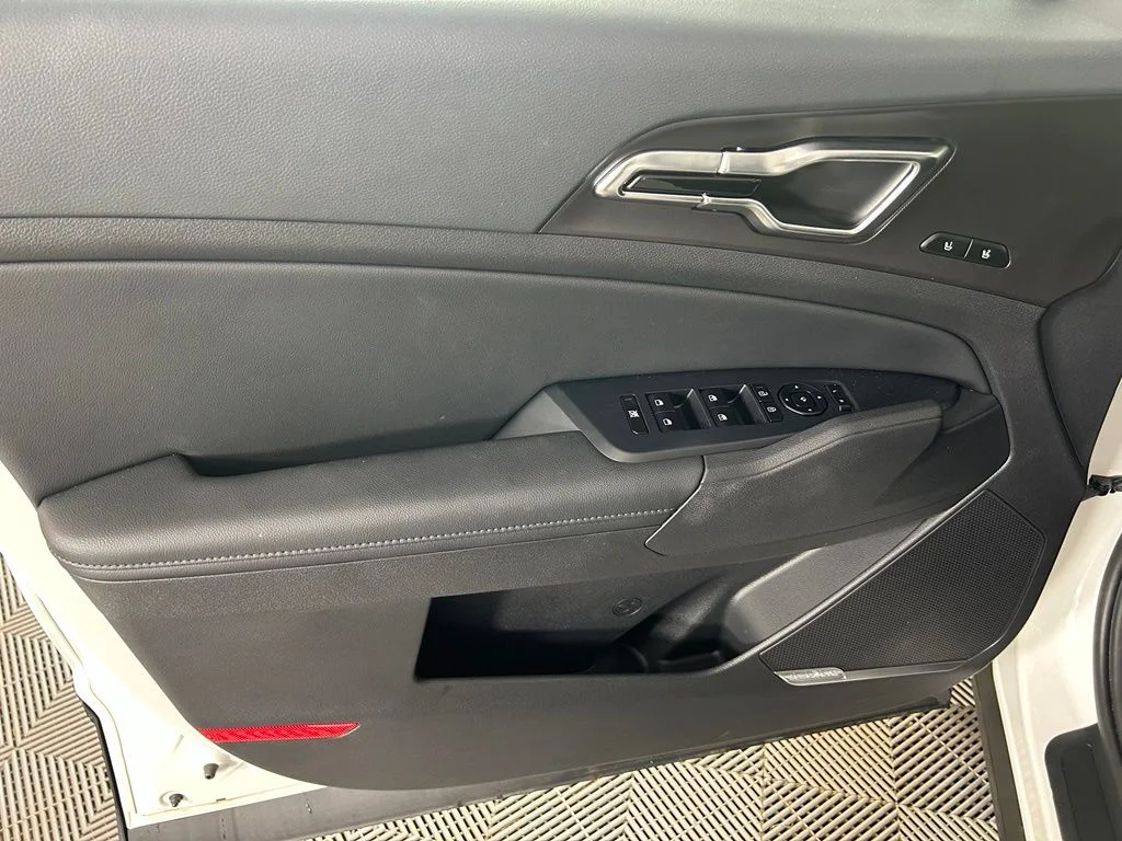 2026 Kia Sportage SX Prestige Hybrid - Photo 9