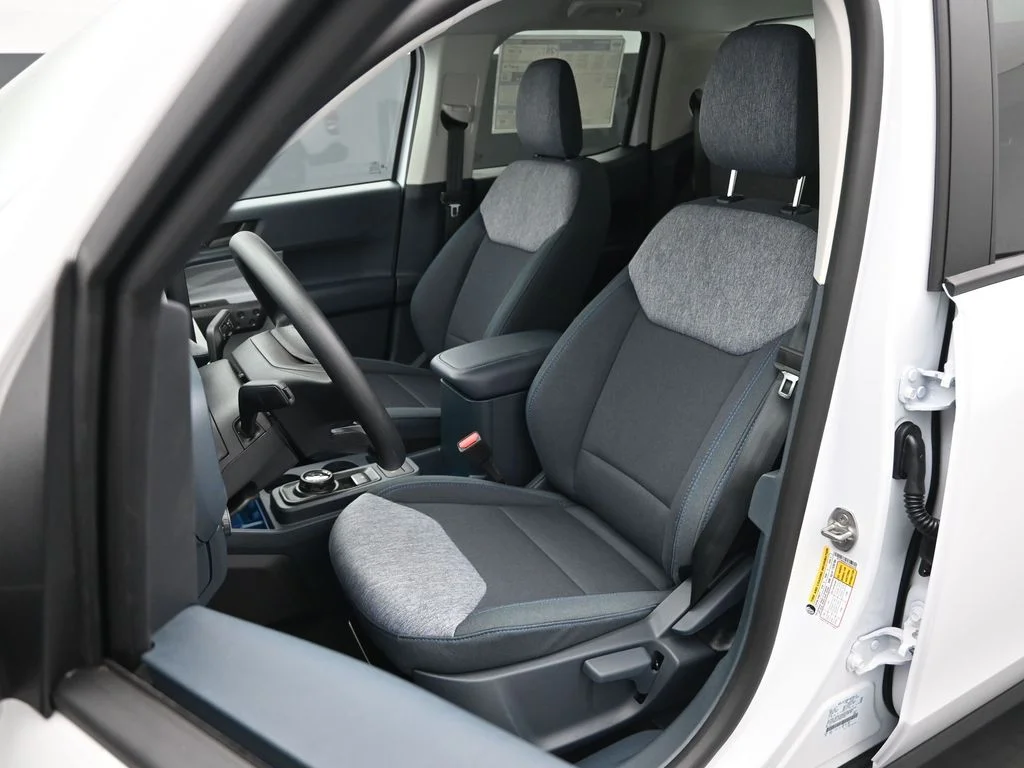 New 2026 Oxford White Ford XLT image 8