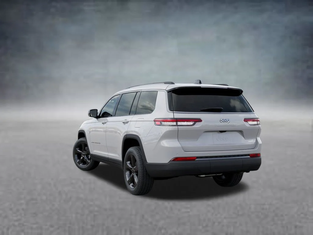 New 2026 Bright White Clear-Coat Exterior Paint Jeep Limited image 3