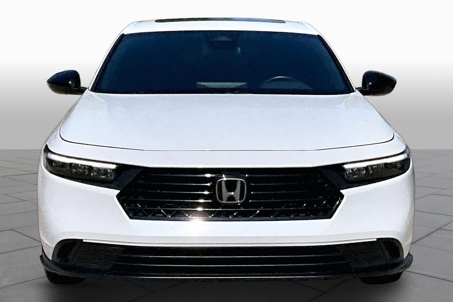 Used 2023 Platinum White Pearl Honda Sport image 4