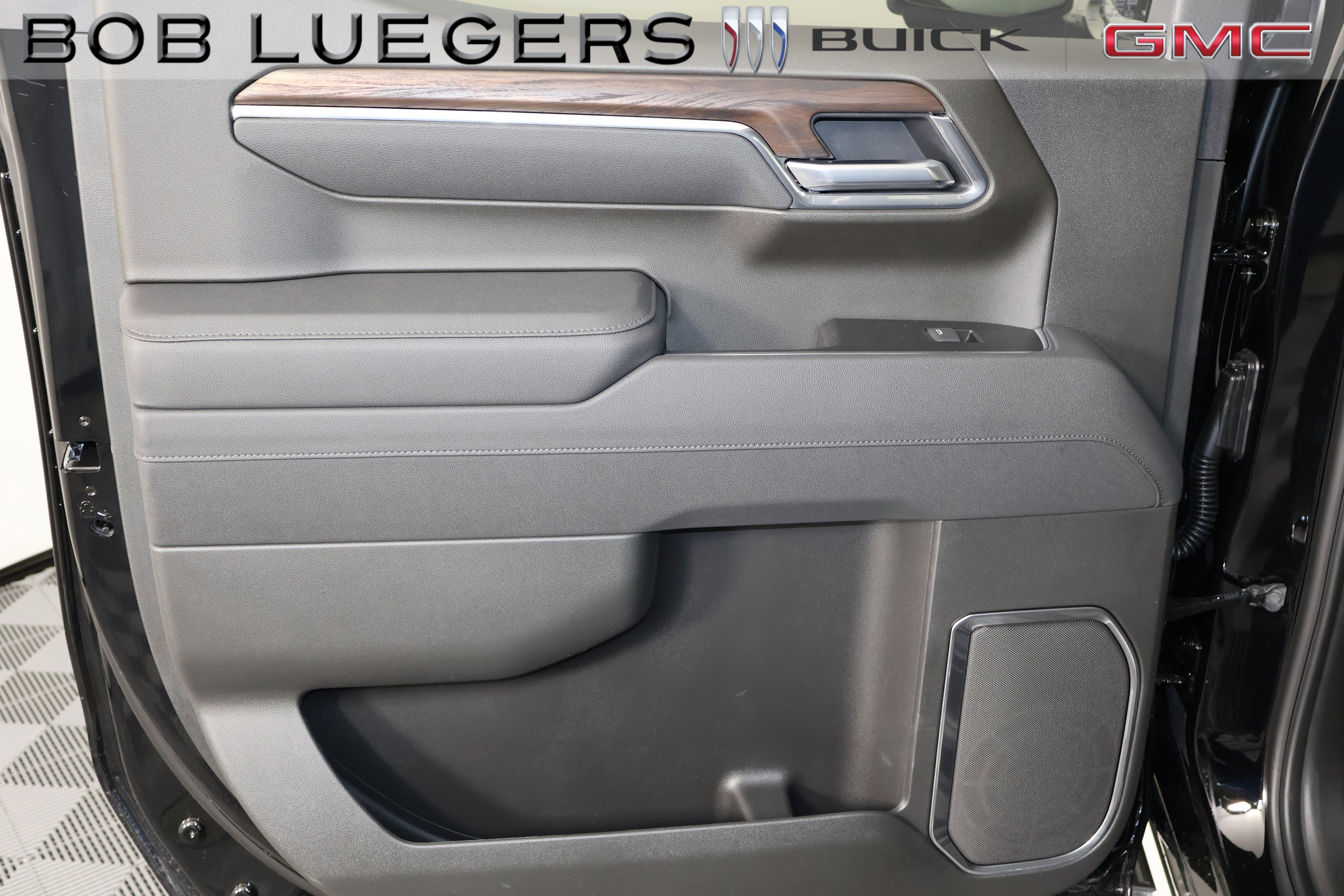 2026 GMC Sierra 1500 SLT - Photo 13
