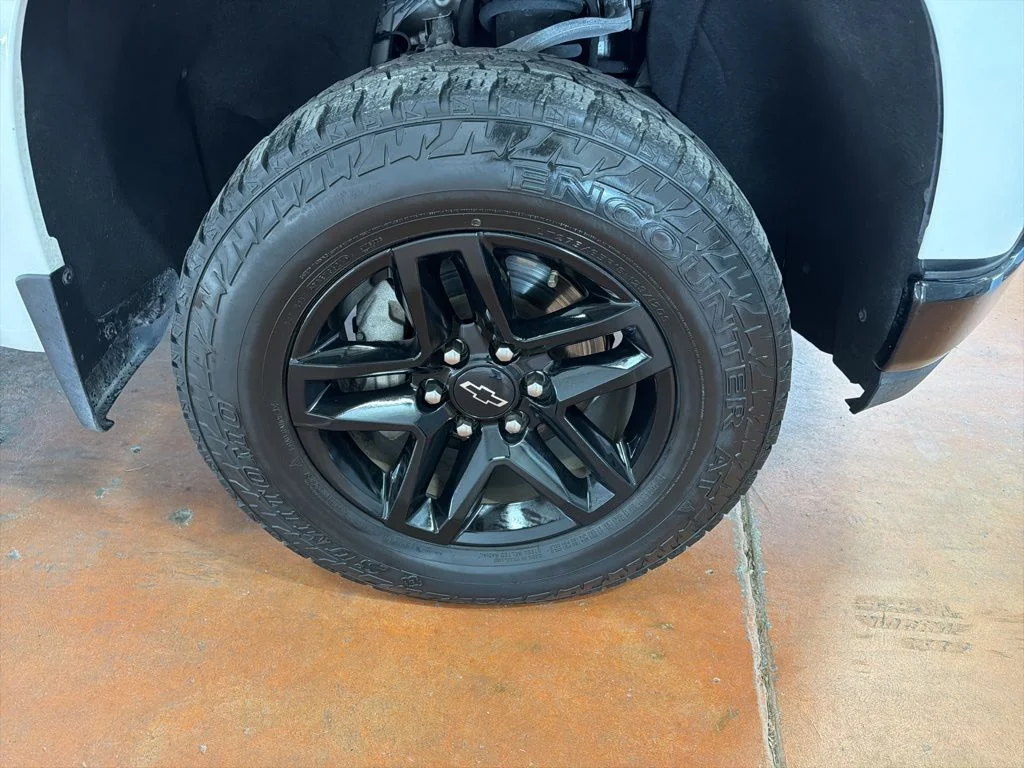Used 2021 Summit White Chevrolet Custom Trail Boss image 10